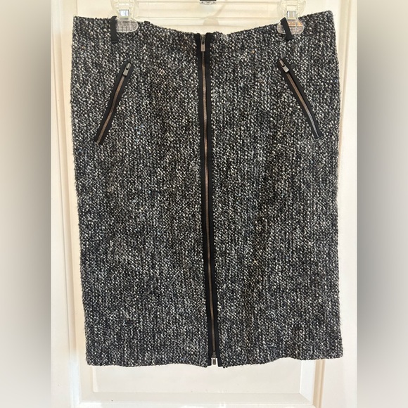 Armani Collezioni Black and Gray Textured Midi Skirt - Picture 13 of 15